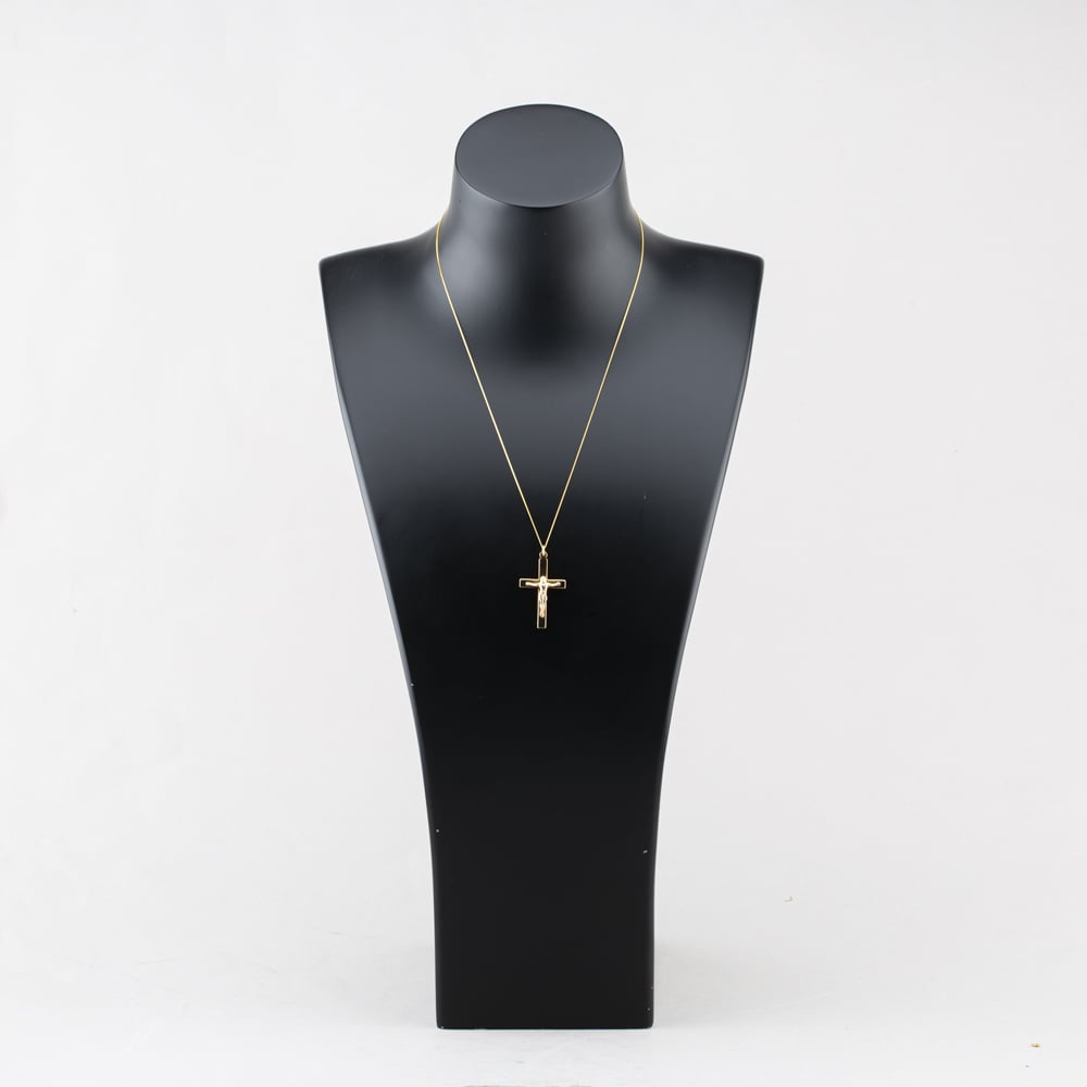Pre-Owned 9ct Yellow Gold Crucifix Cross Pendant & 18 Inch Curb Chain 41143032