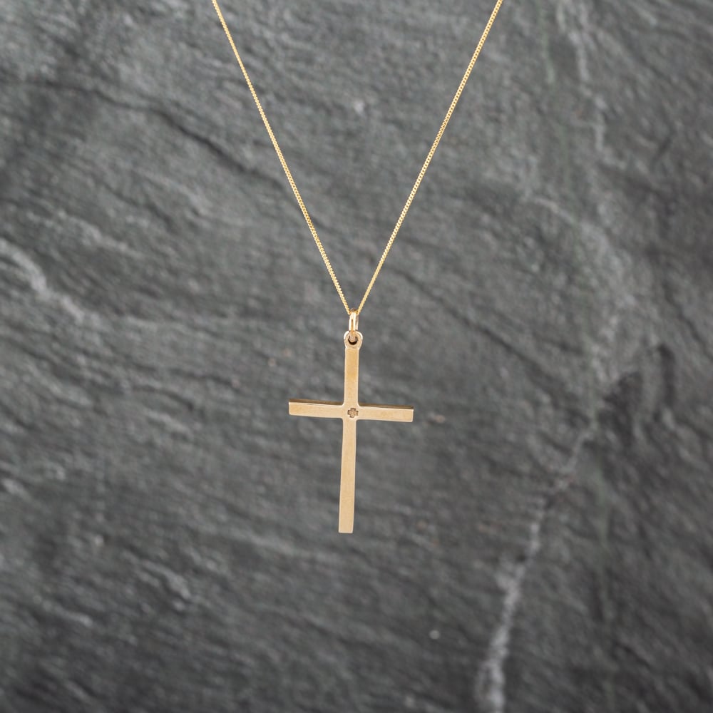 Pre-Owned 9ct Yellow Gold Plain Millenium Cross Pendant &amp; 18 Inch Curb Chain 41143053