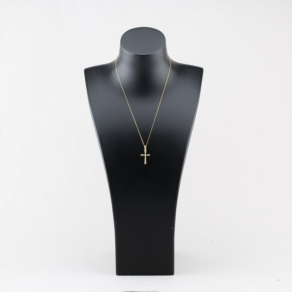 Pre-Owned 9ct Yellow Gold Cross Pendant & 18 Inch Curb Chain 41143054