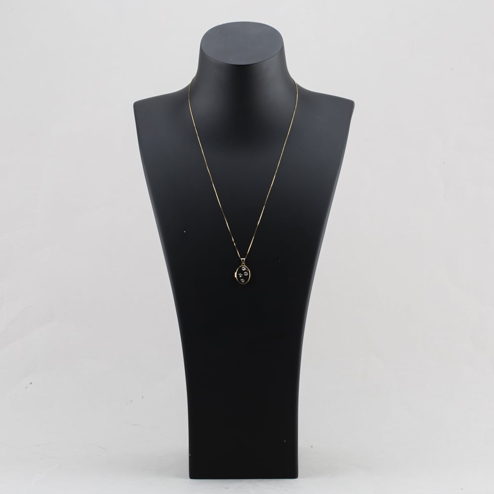 Pre-Owned 9ct Two Colour Gold Paw Prints Oval Locket Pendant & 20 Inch Box Chain 41143130