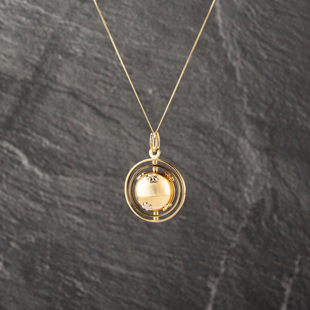 Pre-Owned Vintage Two Colour Gold Swivel Ball Pendant &amp; 18 Inch Curb Chain 41143185