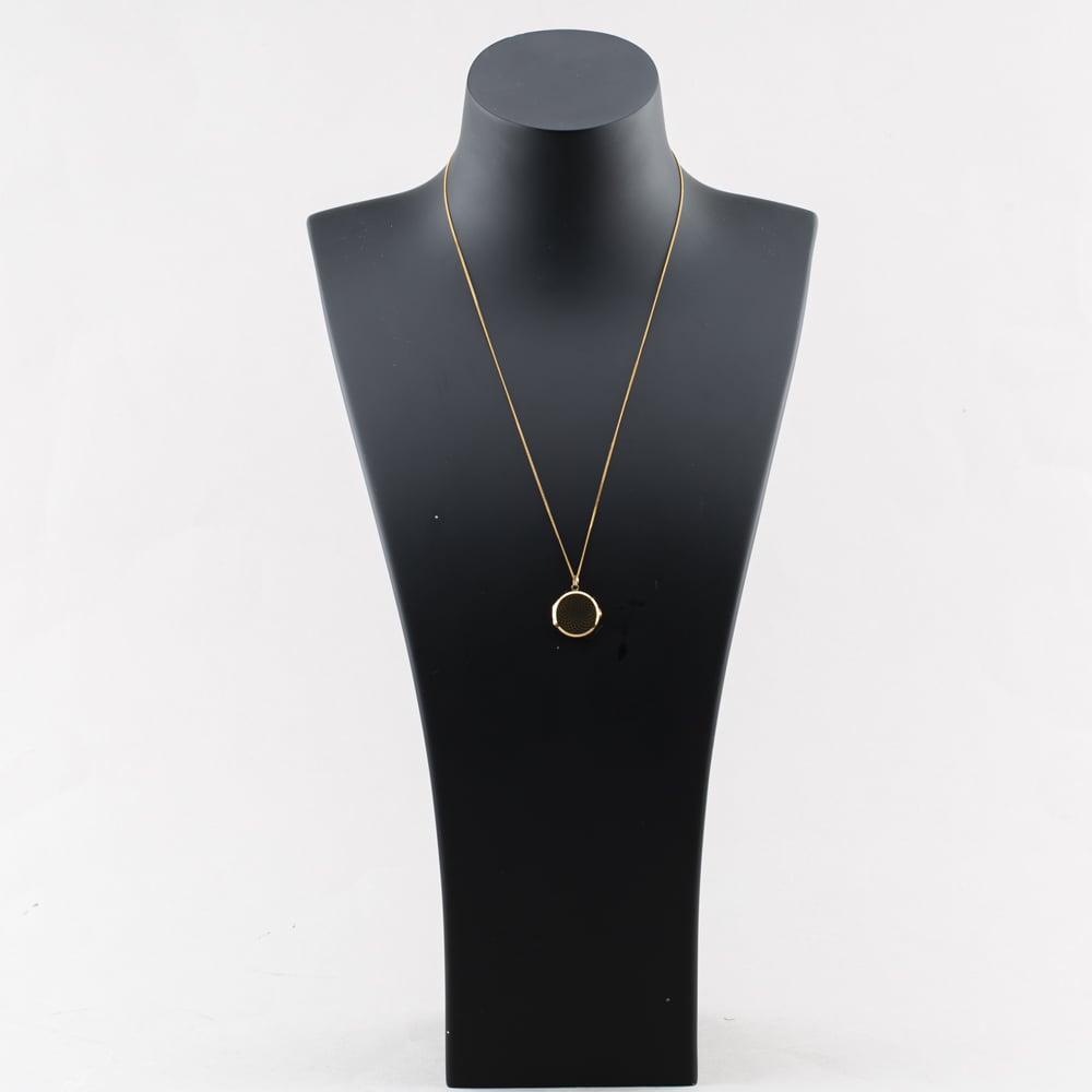 Pre-Owned 9ct Yellow Gold Round Patterned Locket Pendant & 20 Inch Curb Chain 41143233