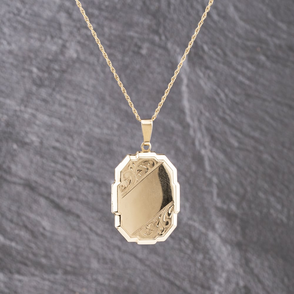 Pre-Owned Vintage 9ct Yellow Gold Oblong Part Engraved Locket Pendant &amp; 15 Inch Prince Of Wales Chain 41143234