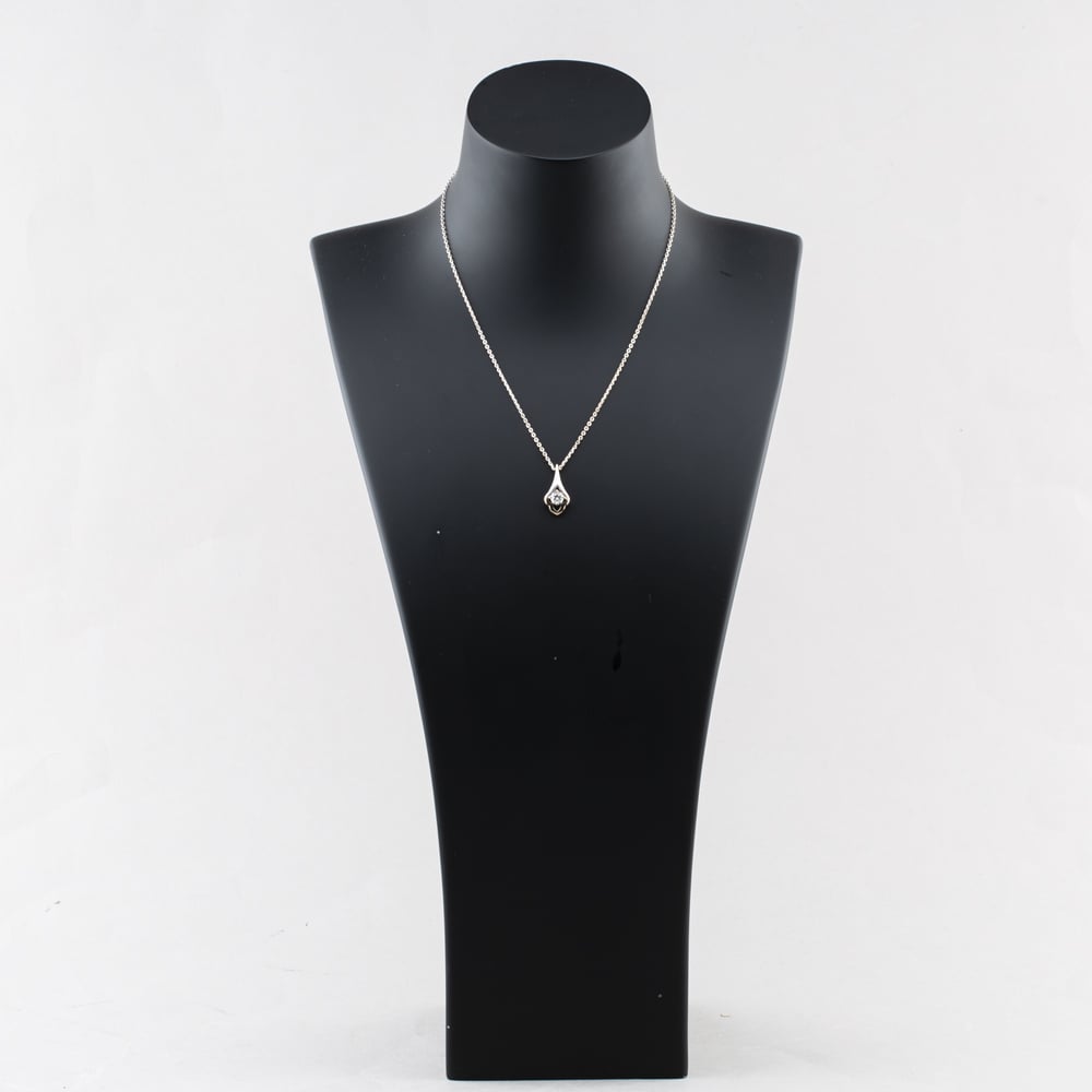 Pre-Owned White Gold 0.57ct Brilliant Cut Diamond Scollop Design Gemstone Pendant & 16 Inch Trace Chain 41143264
