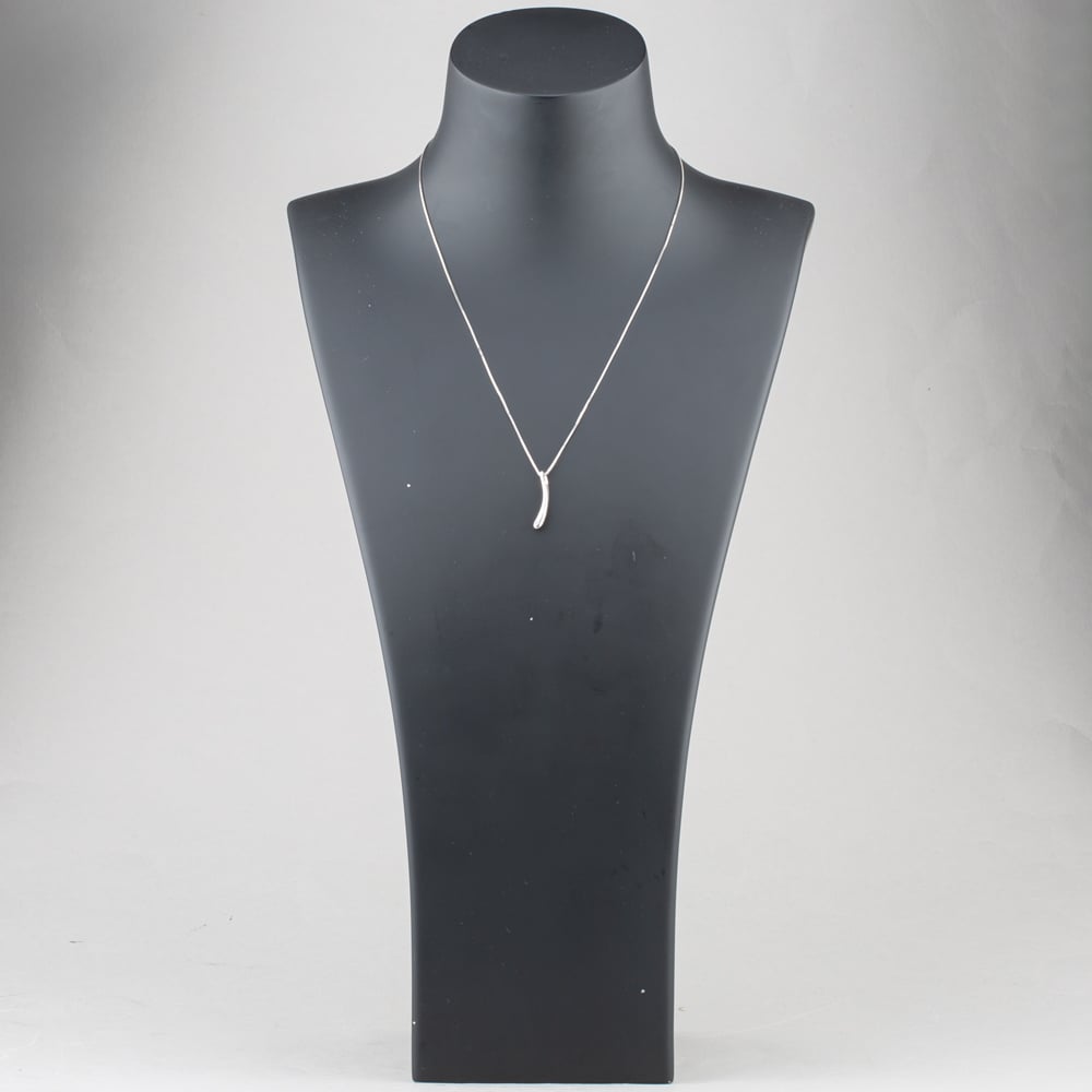 Pre-Owned 9ct White Gold Brilliant Cut Diamond Bar Pendant & 16-18 Inch Box Chain 41143282