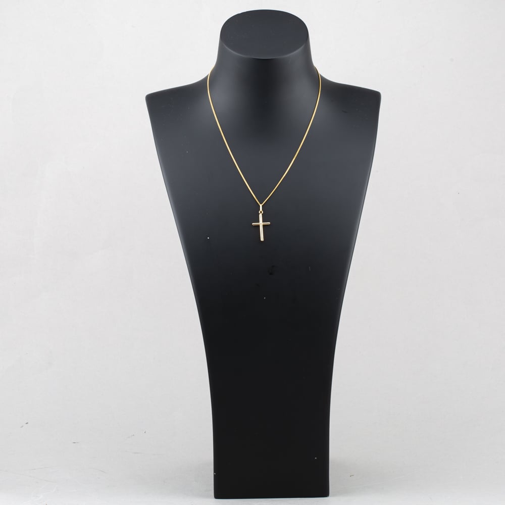 Pre-Owned 9ct Yellow Gold Engraved Cross Pendant & 16 Inch Curb Chain 41143287