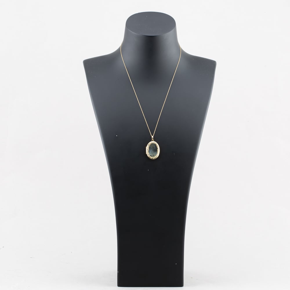Pre-Owned 9ct Yellow Gold Oval Foliate Bordered Locket Pendant & 18 Inch Prince Of Wales Chain 41143390