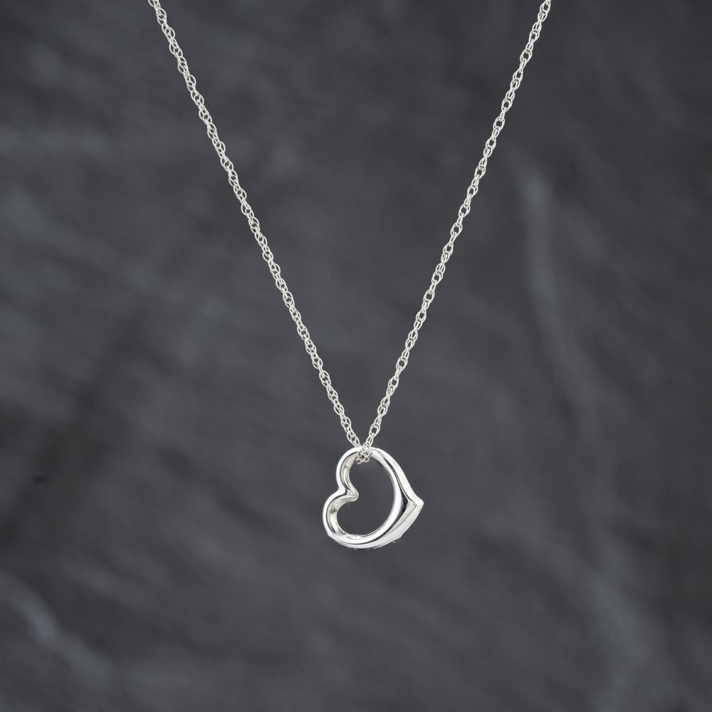 Pre-Owned 9ct White Gold Open Heart Pendant &amp; 18 Inch Prince Of Wales Chain 41143396
