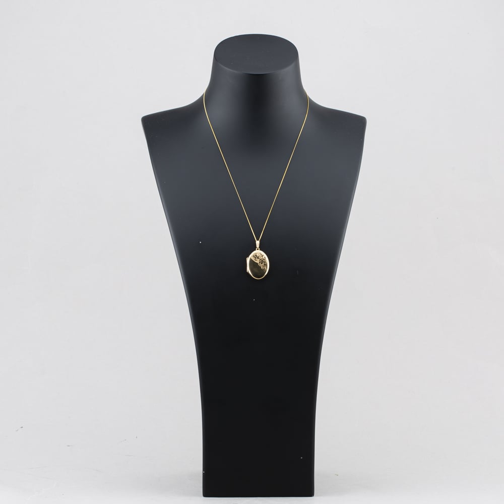 Pre-Owned 9ct Yellow Gold Three Quarter Engraved Locket Pendant & 18 Inch Curb Chain 41143416