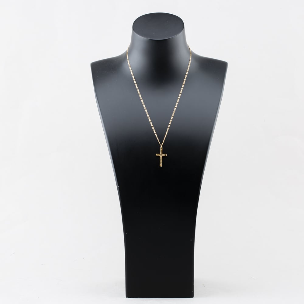 Pre-Owned 9ct Yellow Gold Patterned Cross Pendant & 18 Inch Curb Chain 41143462