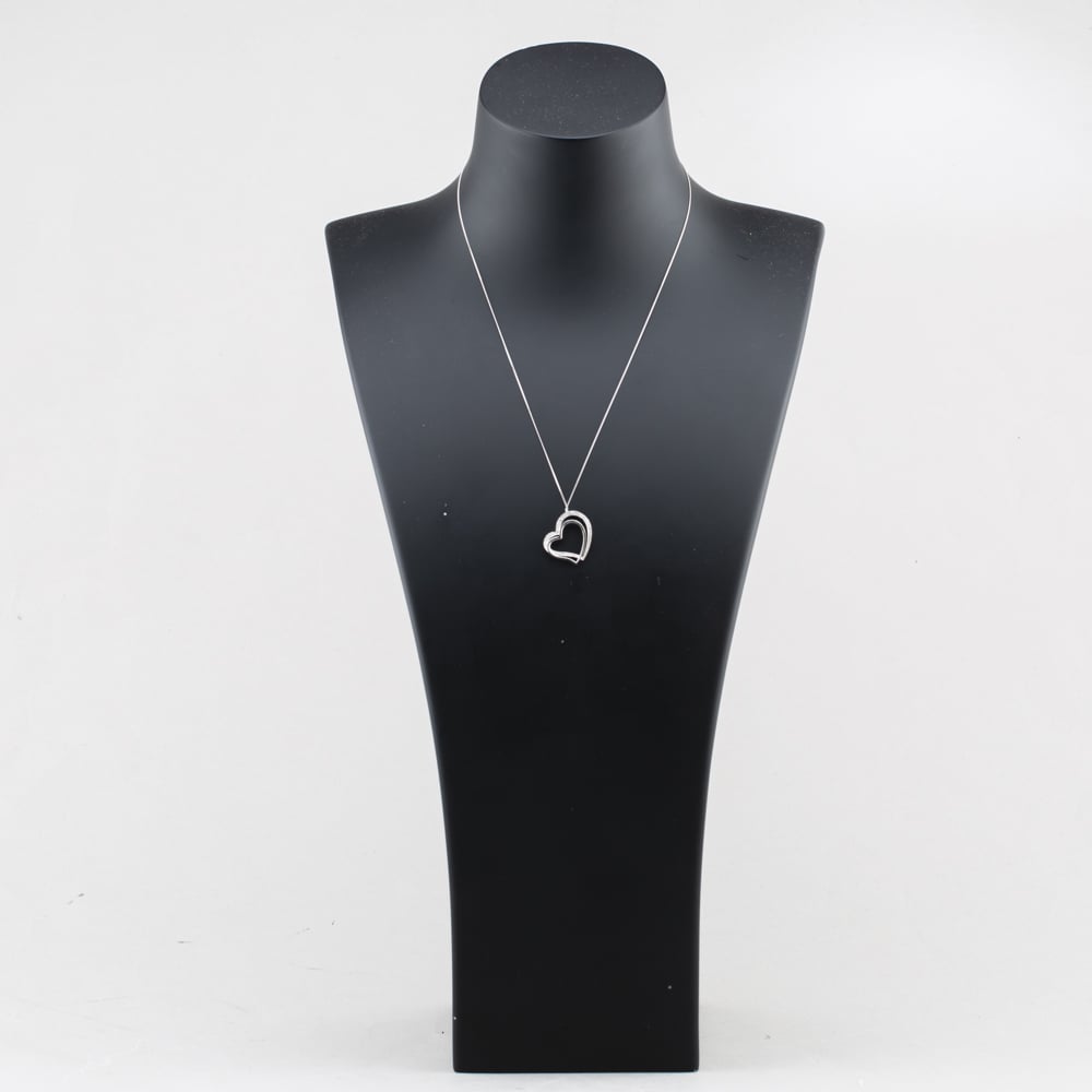 Pre-Owned 9ct White Gold Diamond Heart Pendant & 18 Inch Curb Chain 41143517