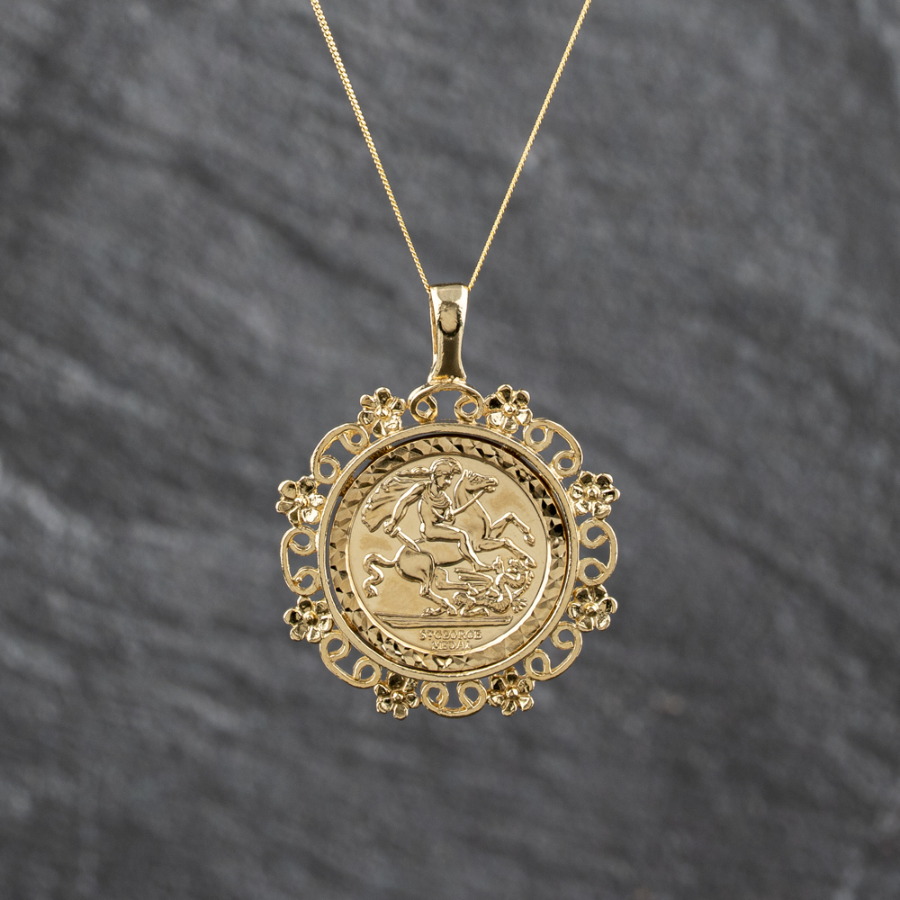 Pre-Owned 9ct Yellow Gold St George Pendant &amp; 18 Inch Curb Chain 41143575
