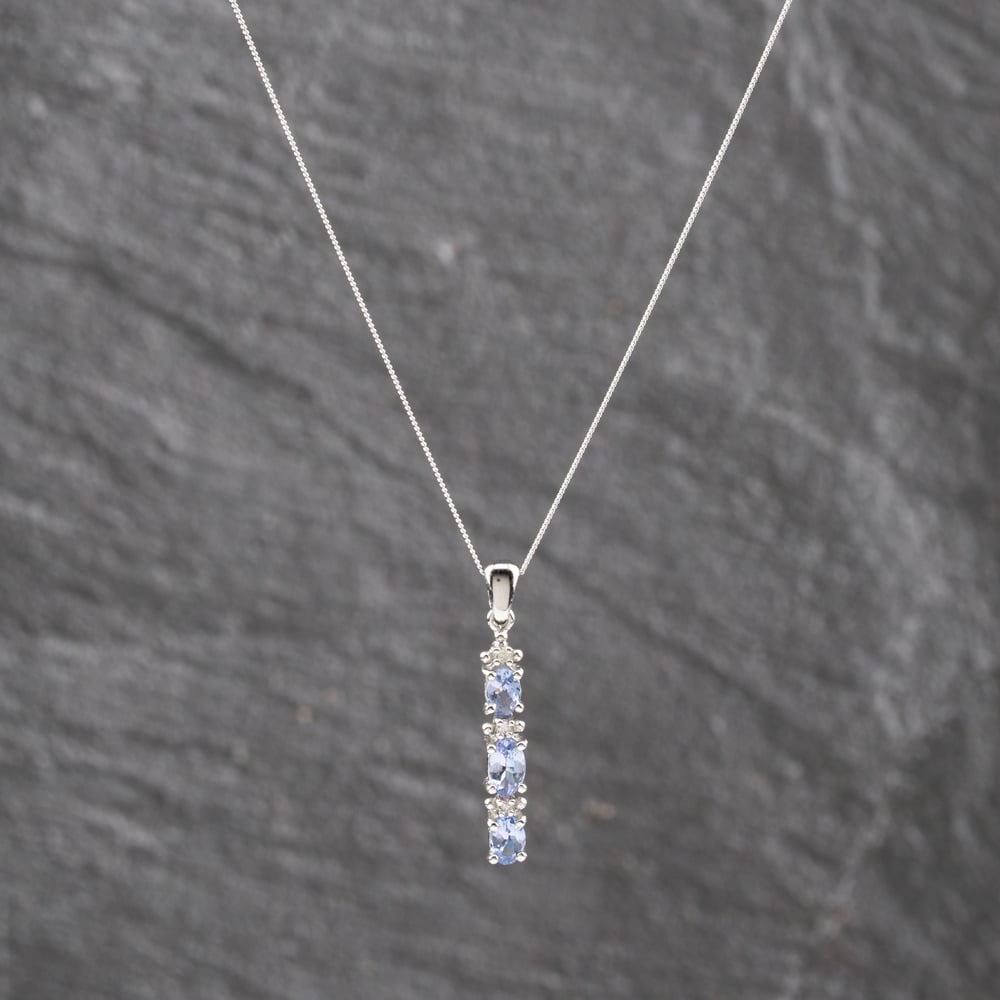 Pre-Owned White Gold Iolite Six Stone Bar Gemstone Pendant &amp; 18 Inch Curb Chain 41143600