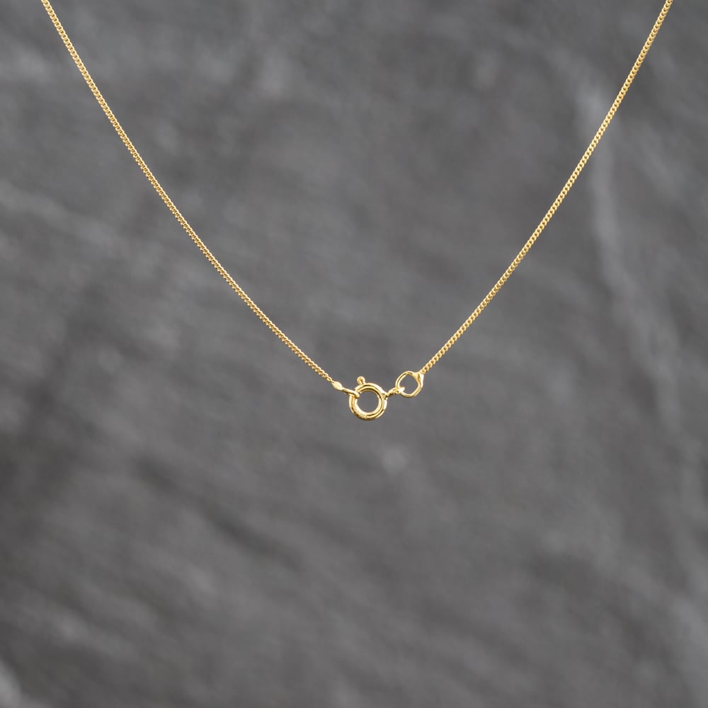 Pre-Owned 9ct Yellow Gold Crucifix Cross Pendant & 18 Inch Curb Chain 41143650