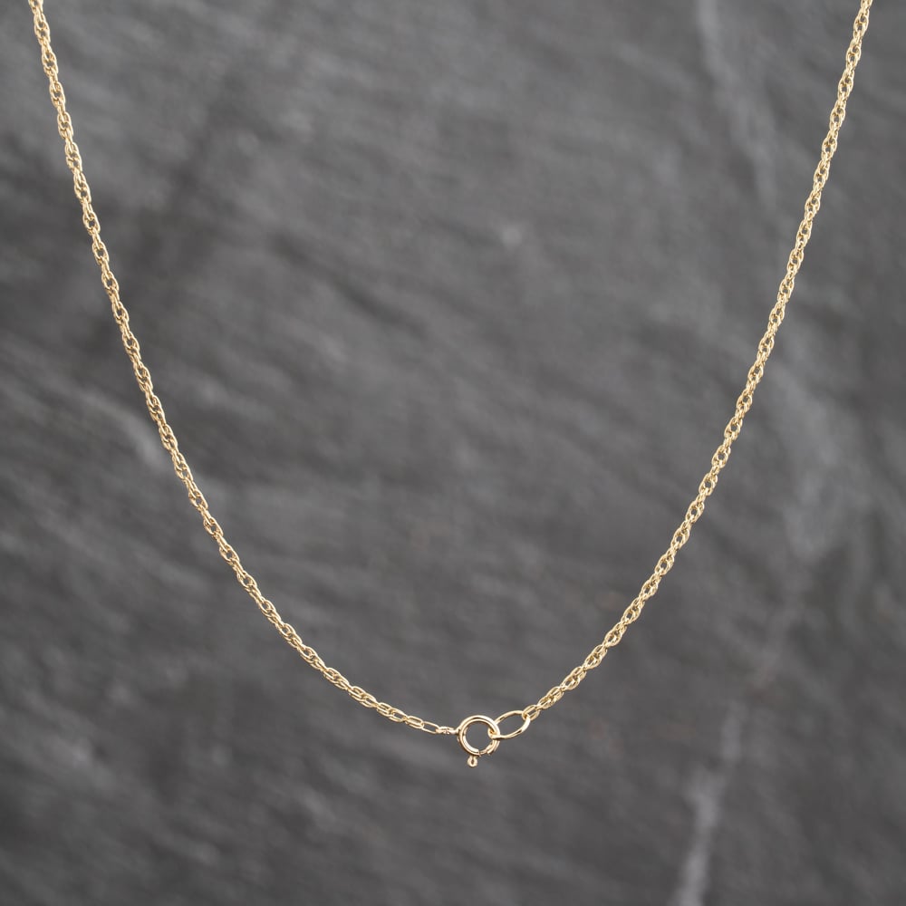 Pre-Owned 9ct Yellow Gold Engraved Cross Pendant & 21 Inch Prince Of Wales Chain 41143651