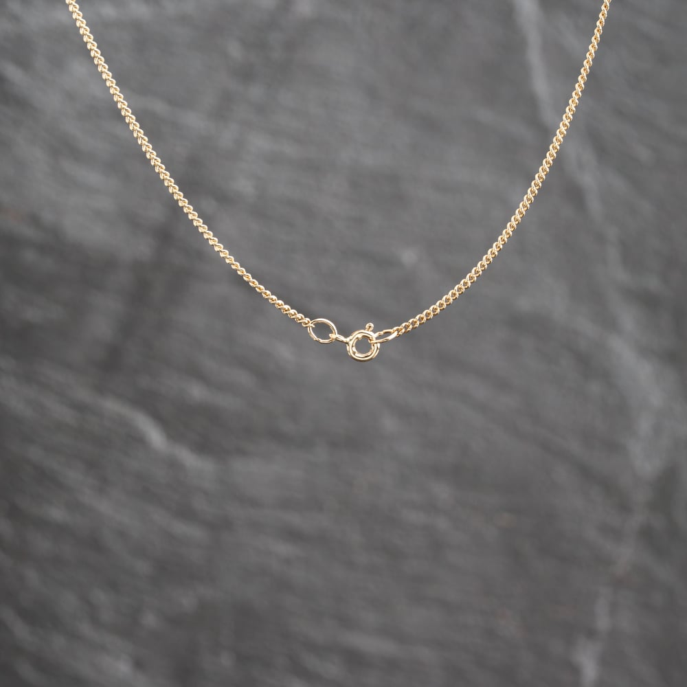 Pre-Owned 9ct Yellow Gold Celtic Cross Pendant & 18 Inch Curb Chain 41143654