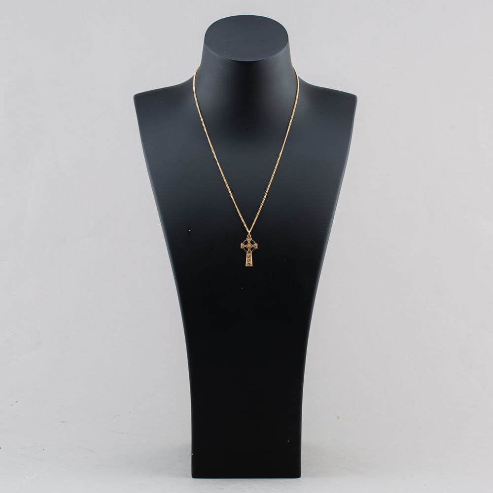 Pre-Owned 9ct Yellow Gold Celtic Cross Pendant & 18 Inch Curb Chain 41143654