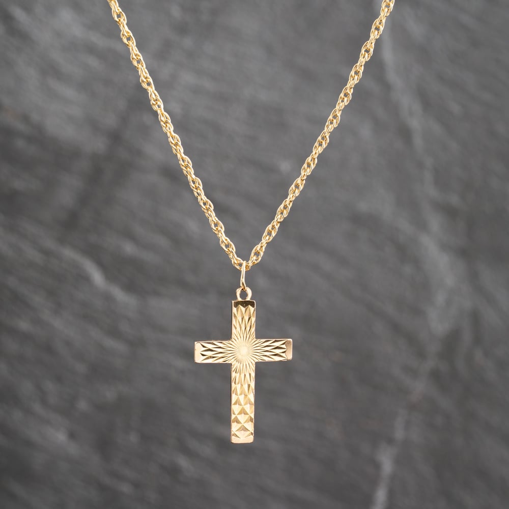 Pre-Owned 9ct Yellow Gold Patterned Cross Pendant &amp; 18 Inch Prince Of Wales Chain 41143657