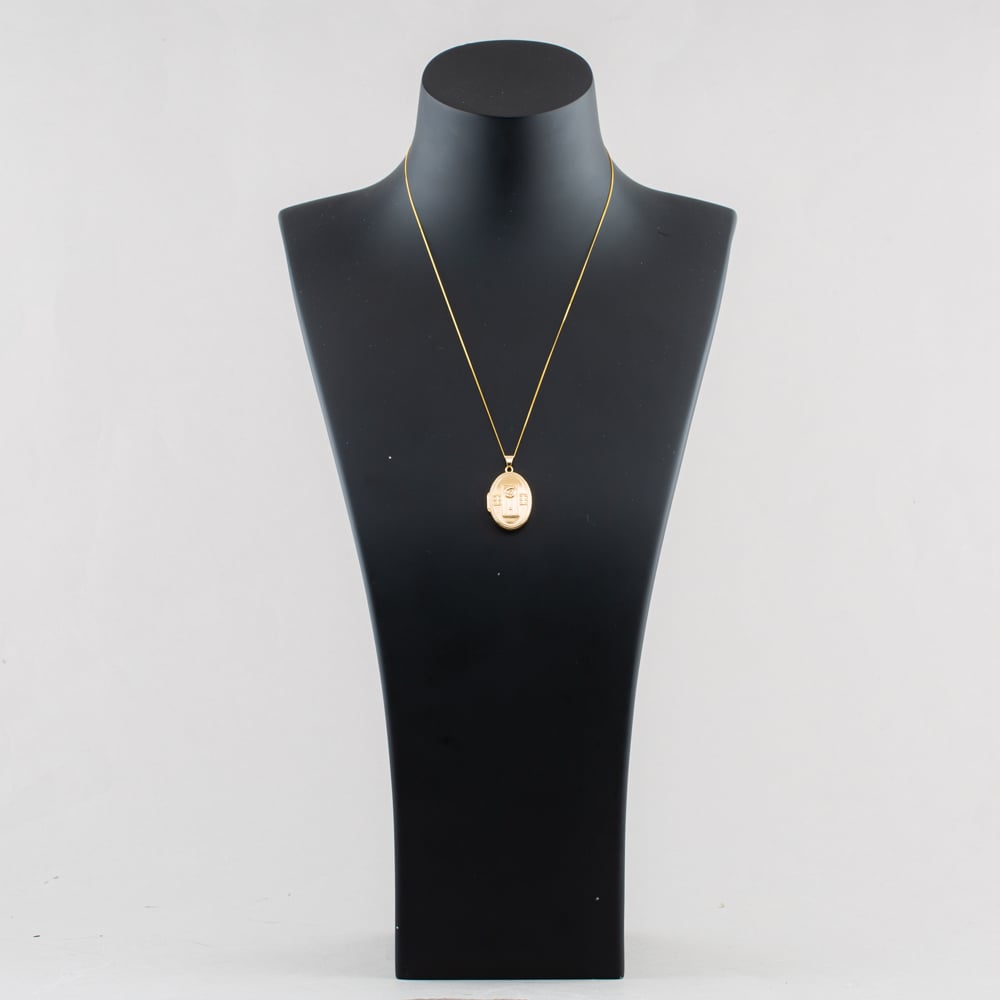 Pre-Owned 9ct Yellow Gold Renni Mackintosh Style Oval Locket Pendant & 18 Inch Curb Chain 41143662