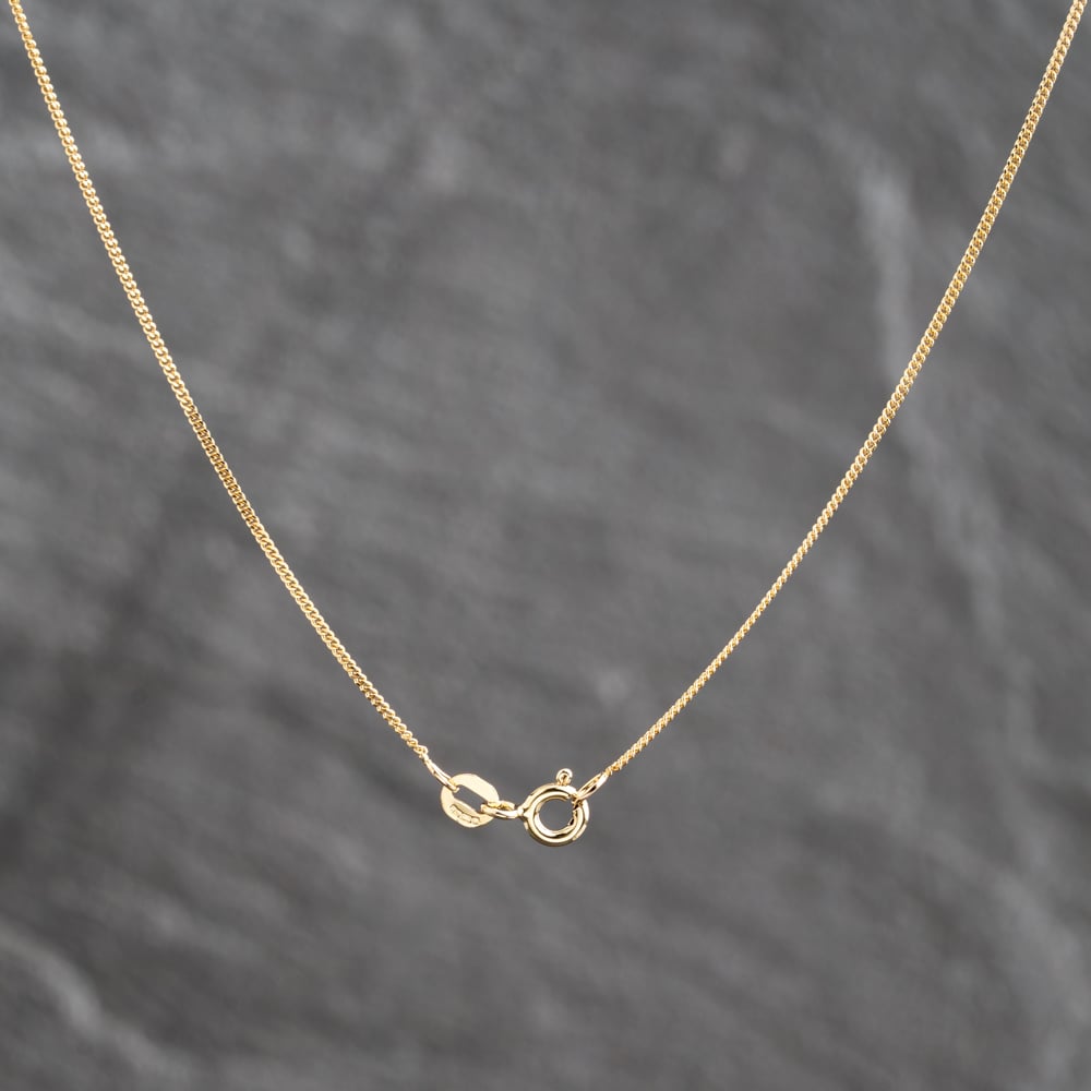 Pre-Owned 9ct Yellow Gold Cubic Zirconia Set Pendant & 18 Inch Curb Chain 41143664
