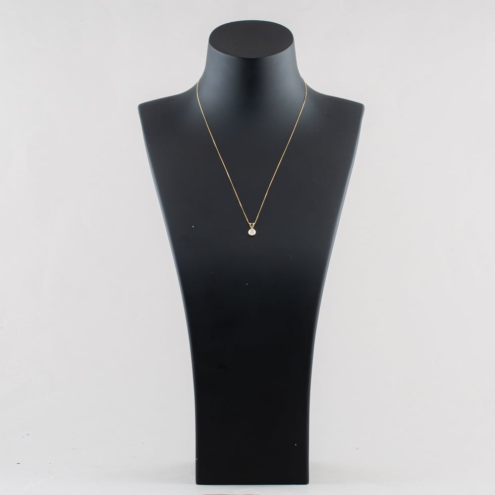 Pre-Owned 9ct Two Colour Gold Diamond Single Stone Pendant & 18 Inch Curb Chain 41143666