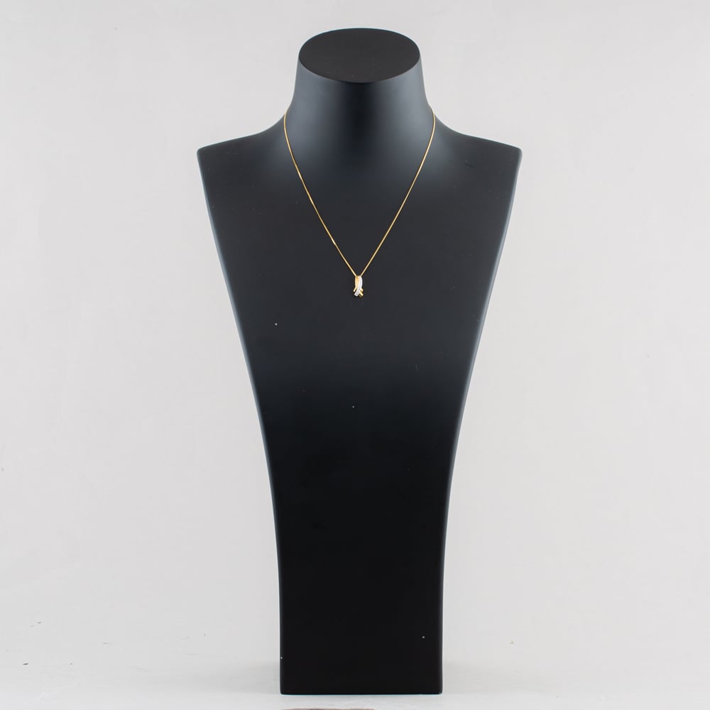 Pre-Owned 9ct Two Colour Gold Diamond Set Pendant & 16 Inch Curb Chain 41143667