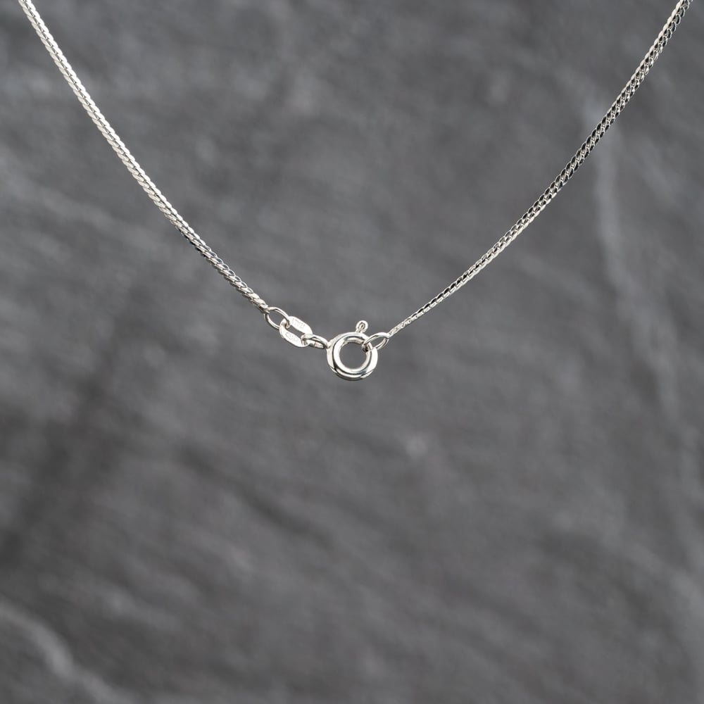 Pre-Owned 9ct White Gold Freshwater Pearl & 0.20ct Diamond Pendant & 16 Inch Curb Chain 41143674