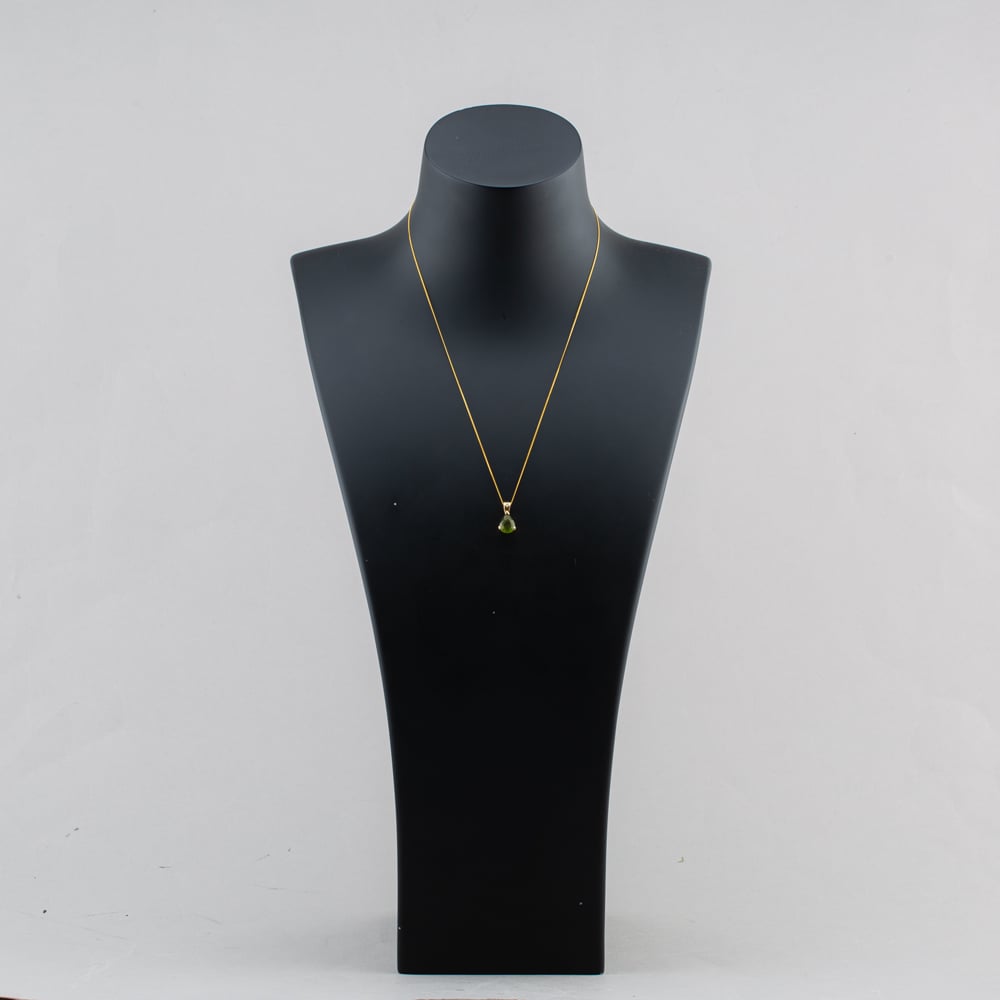 Pre-Owned Yellow Gold Peridot Pear Shape Pendant & 18 Inch Curb Chain 41143697