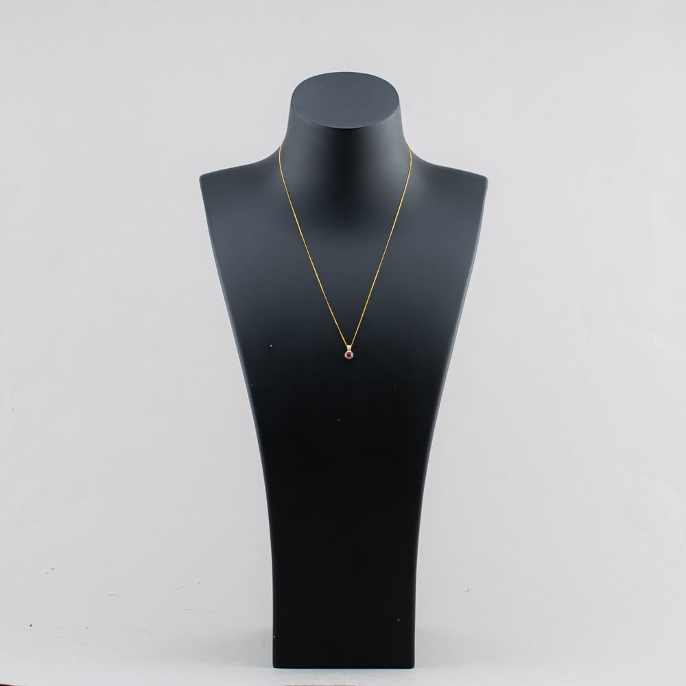 Pre-Owned 9ct Yellow Gold Ruby Rubover Set Pendant & 18 Inch Curb Chain 41143701