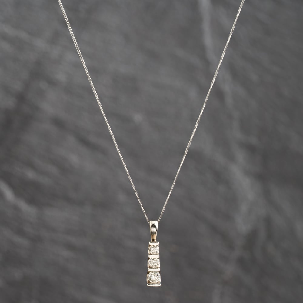 Pre-Owned 9ct White Gold Diamond Three Stone Bar Pendant &amp; 18 Inch Curb Chain 41143704