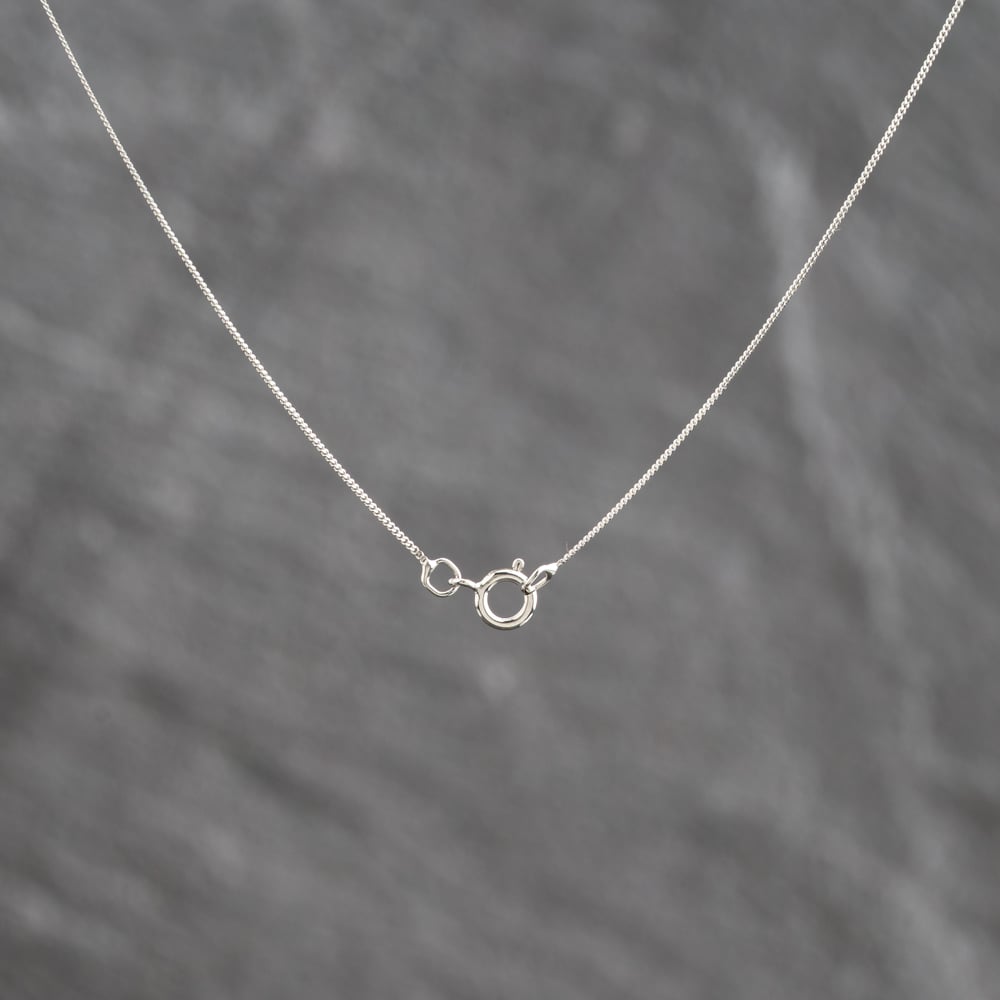 Pre-Owned 9ct White Gold Diamond Open Heart Pendant & 18 Inch Curb Chain 41143707