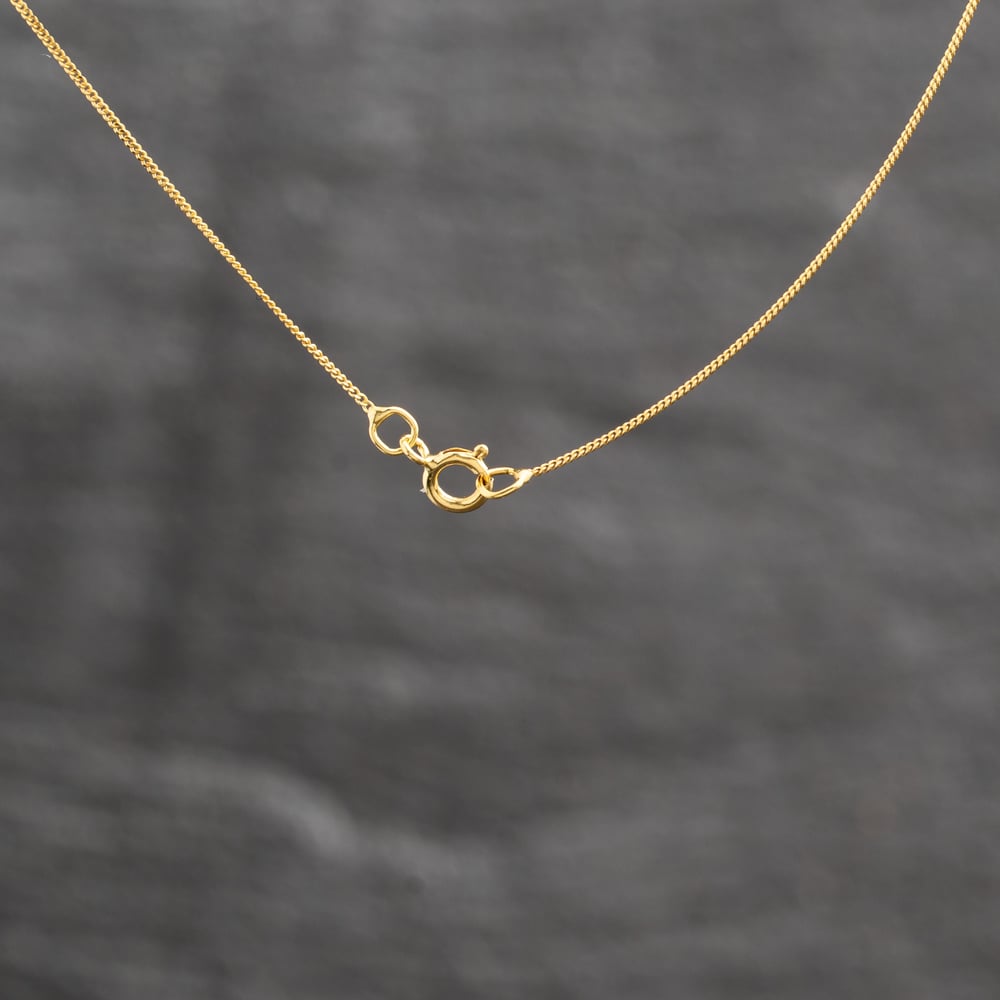 Pre-Owned 9ct Yellow Gold Garnet & Cubic Zirconia Fancy Pendant & 18 Inch Curb Chain 41143713