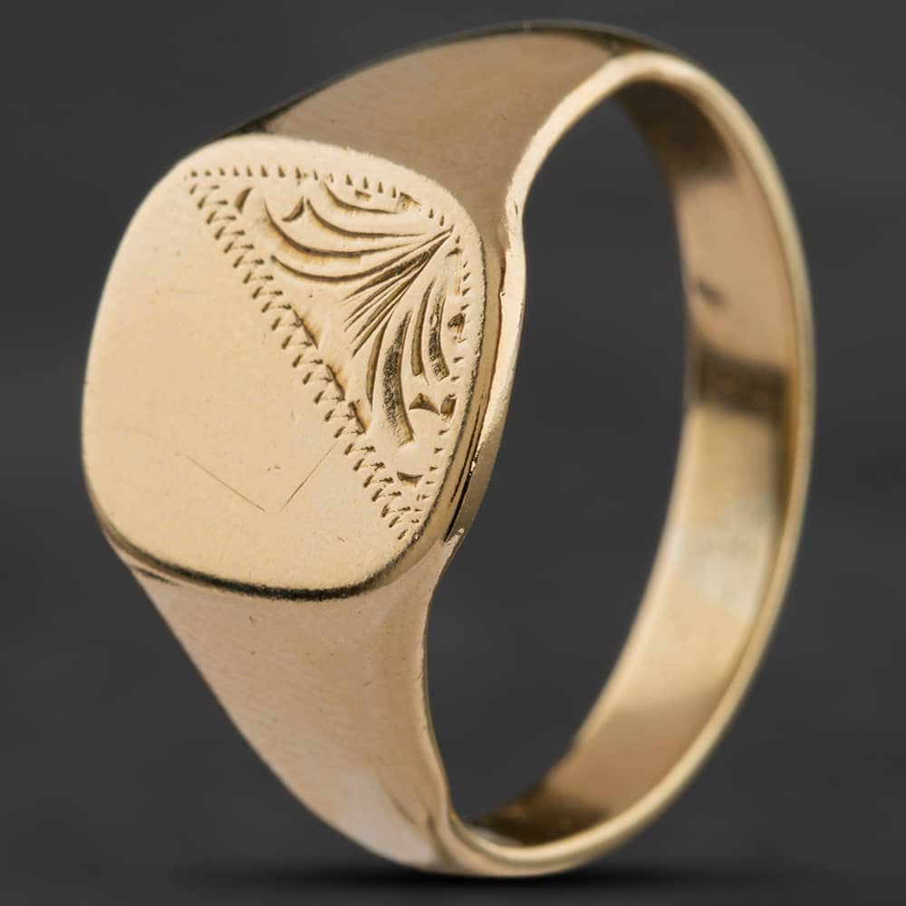 Pre-Owned 9ct Yellow Gold Half Engraved Signet Ring 4115260