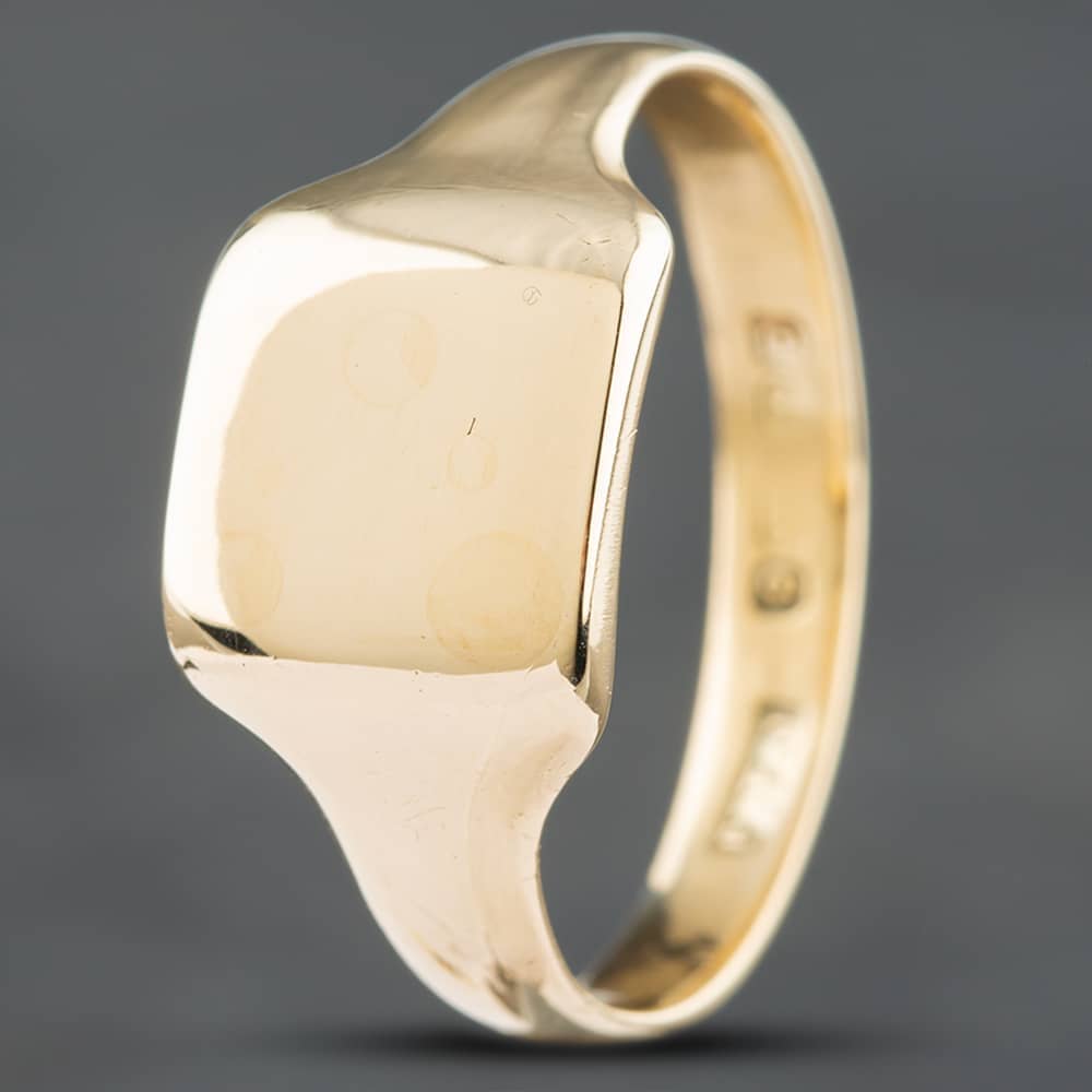 Pre-Owned Vintage 9ct Yellow Gold Plain Cushion Signet Ring 411558258