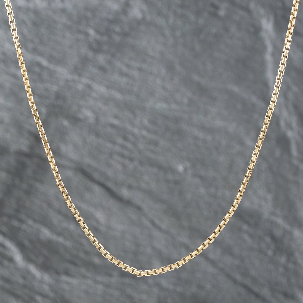 Product photograph of Pre-owned 9ct Yellow Gold 22 Inch Box Chain 41161705 from The Jewel Hut