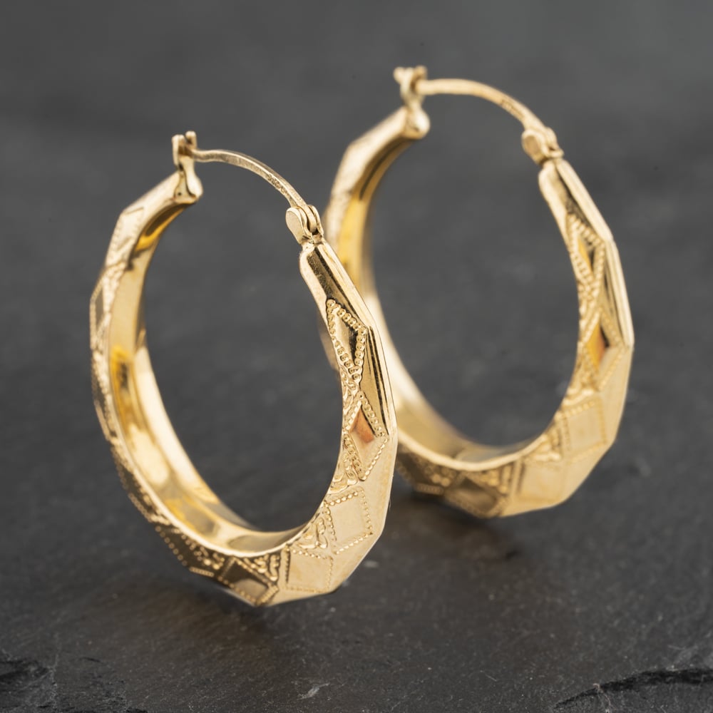 Click to view product details and reviews for Pre Owned 9ct Yellow Gold 33mm Patterned Hoop Earrings 41173099. Click to view product details and reviews for Pre Owned 9ct Yellow Gold 33mm Patterned Hoop Earrings 41173099.