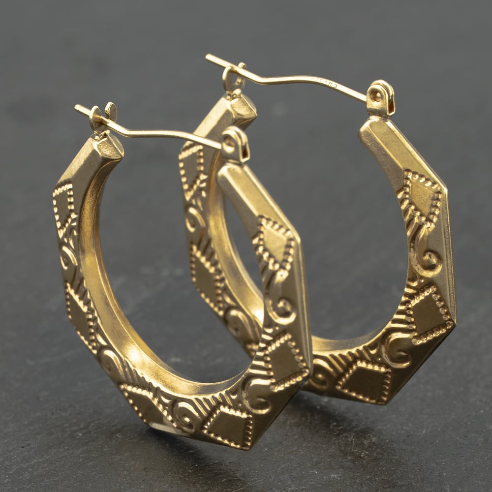 Click to view product details and reviews for Pre Owned Yellow Gold 26mm Patterned Creole Earrings 41173169.