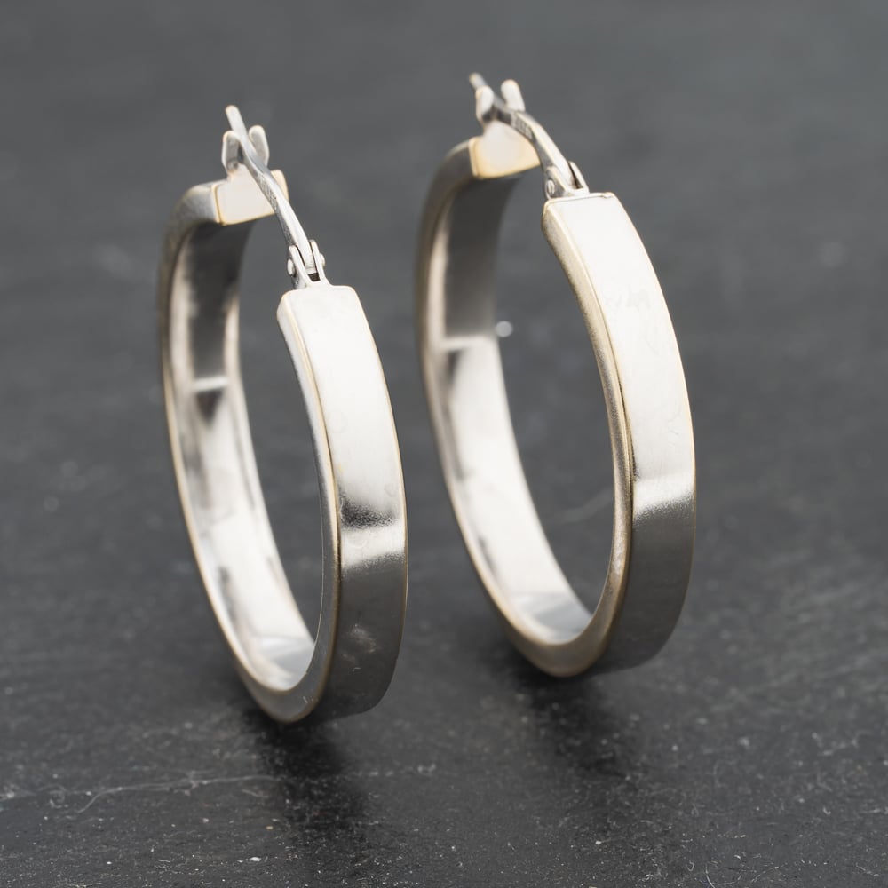 Click to view product details and reviews for Pre Owned 9ct White Gold 27mm Plain Hoop Earrings 41173378. Click to view product details and reviews for Pre Owned 9ct White Gold 27mm Plain Hoop Earrings 41173378.