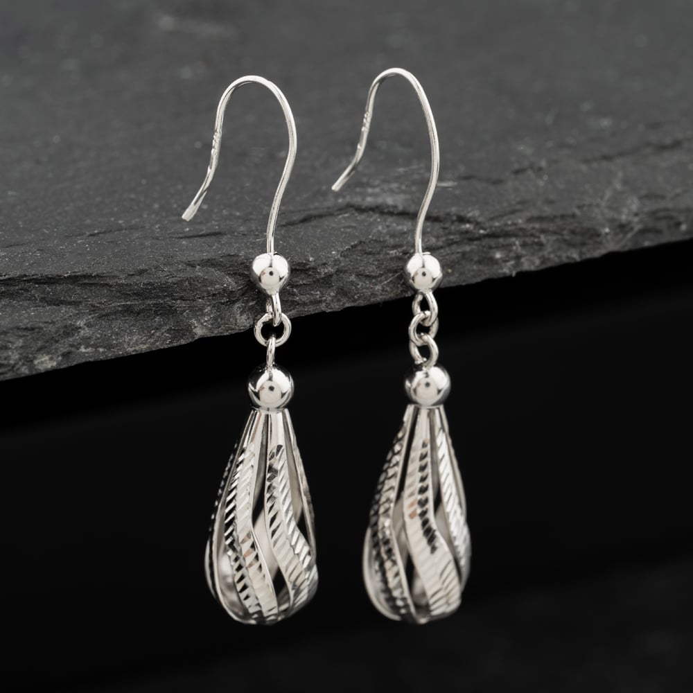 Pre-Owned White Gold 40mm Patterned Openwork Dropper Earrings 41174103