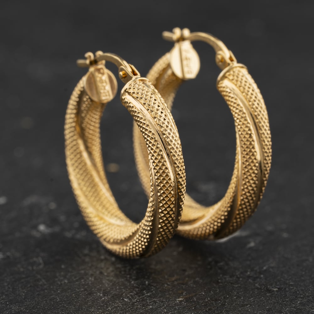 Pre-Owned Yellow Gold 23mm Twist Frosted Pattern Hoop Earrings 41174528