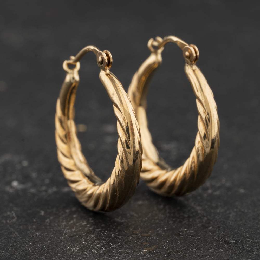 Pre-Owned Yellow Gold 20mm Embossed Patterned Creole Earrings 41174531