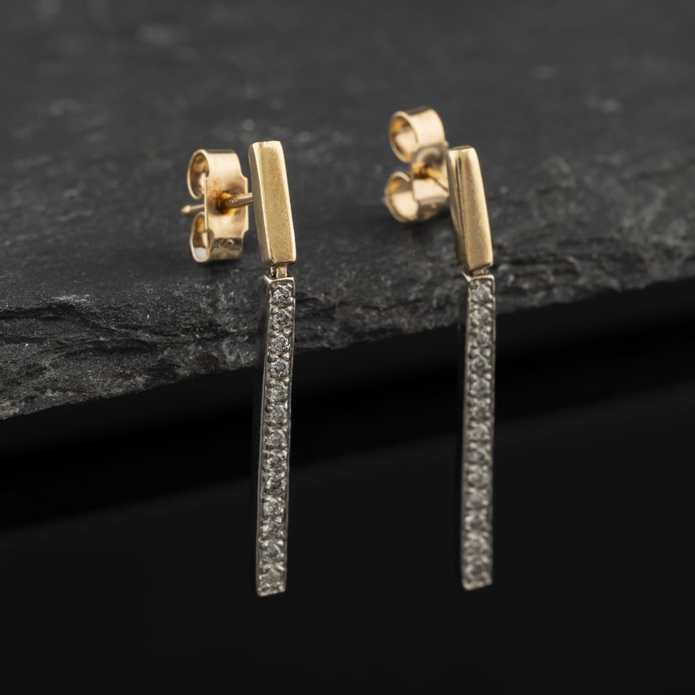 Pre-Owned 9ct Two Colour Gold 28mm Cubic Zirconia Set Bar Dropper Earrings 41174619