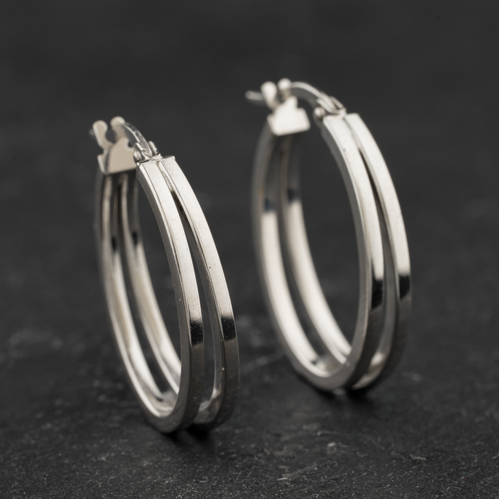 Pre-Owned White Gold Oval Two Row Hoop Earrings 41174656
