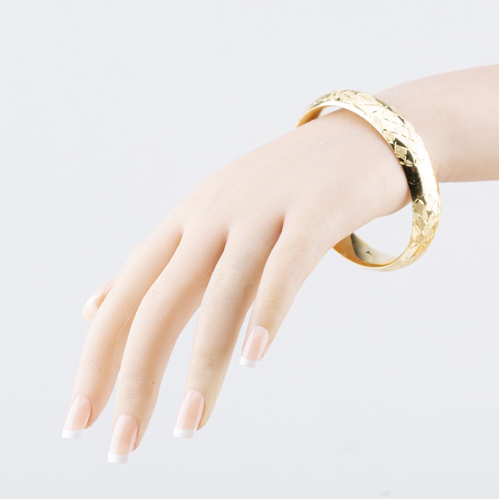 Pre-Owned 9ct Yellow Gold Engraved Bangle 41211378