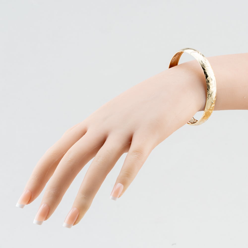 Pre-Owned 9ct Yellow Gold Half Engraved Hinged Bangle 41211473
