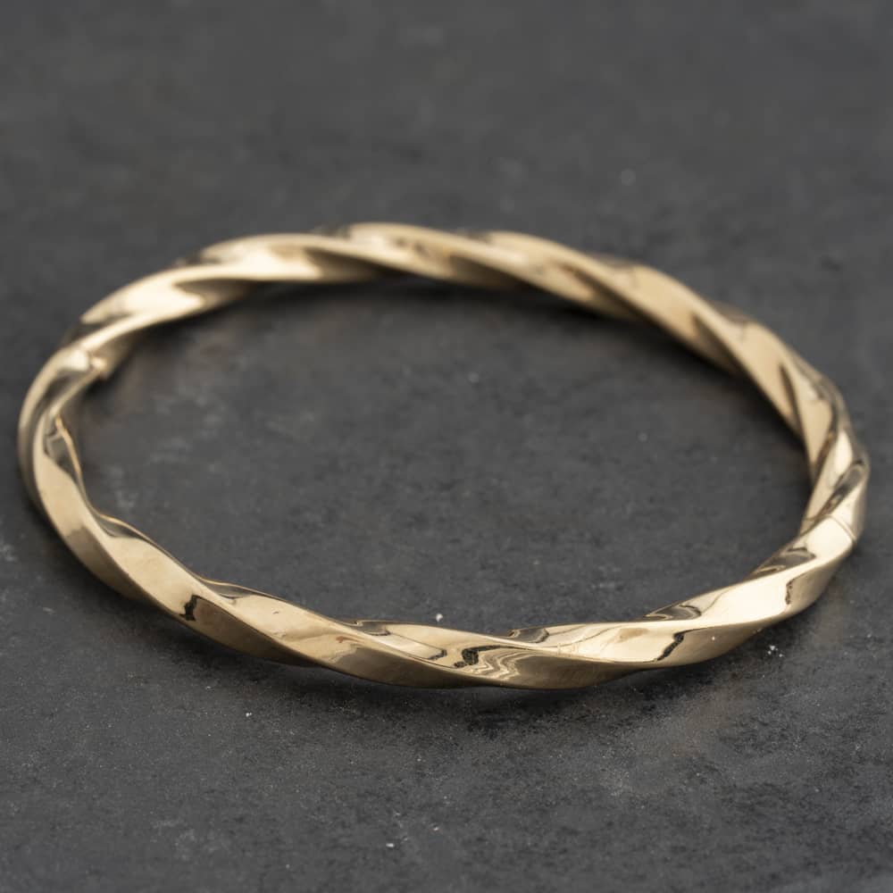 Pre-Owned 9ct Yellow Gold Twisted Hinged Bangle 41211477