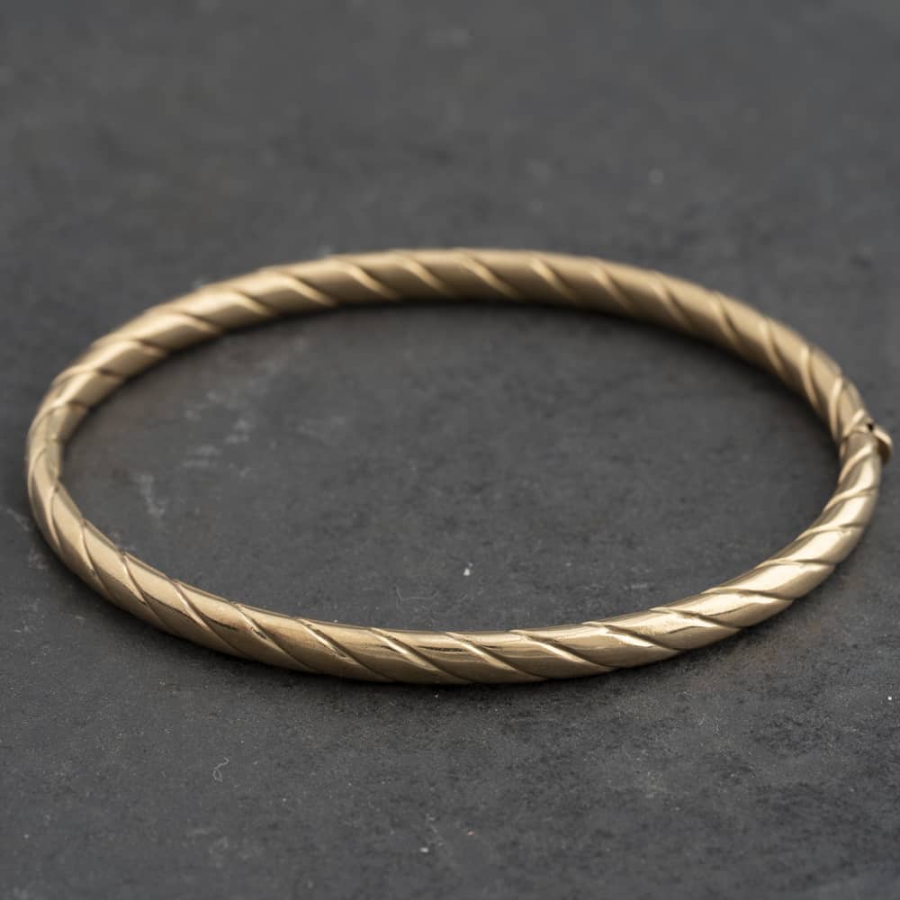 Pre-Owned 9ct Yellow Gold Engraved Hinged Bangle 41211480