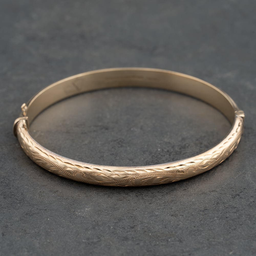 Pre-Owned 9ct Yellow Gold Half Engraved Hinged Bangle 41211489