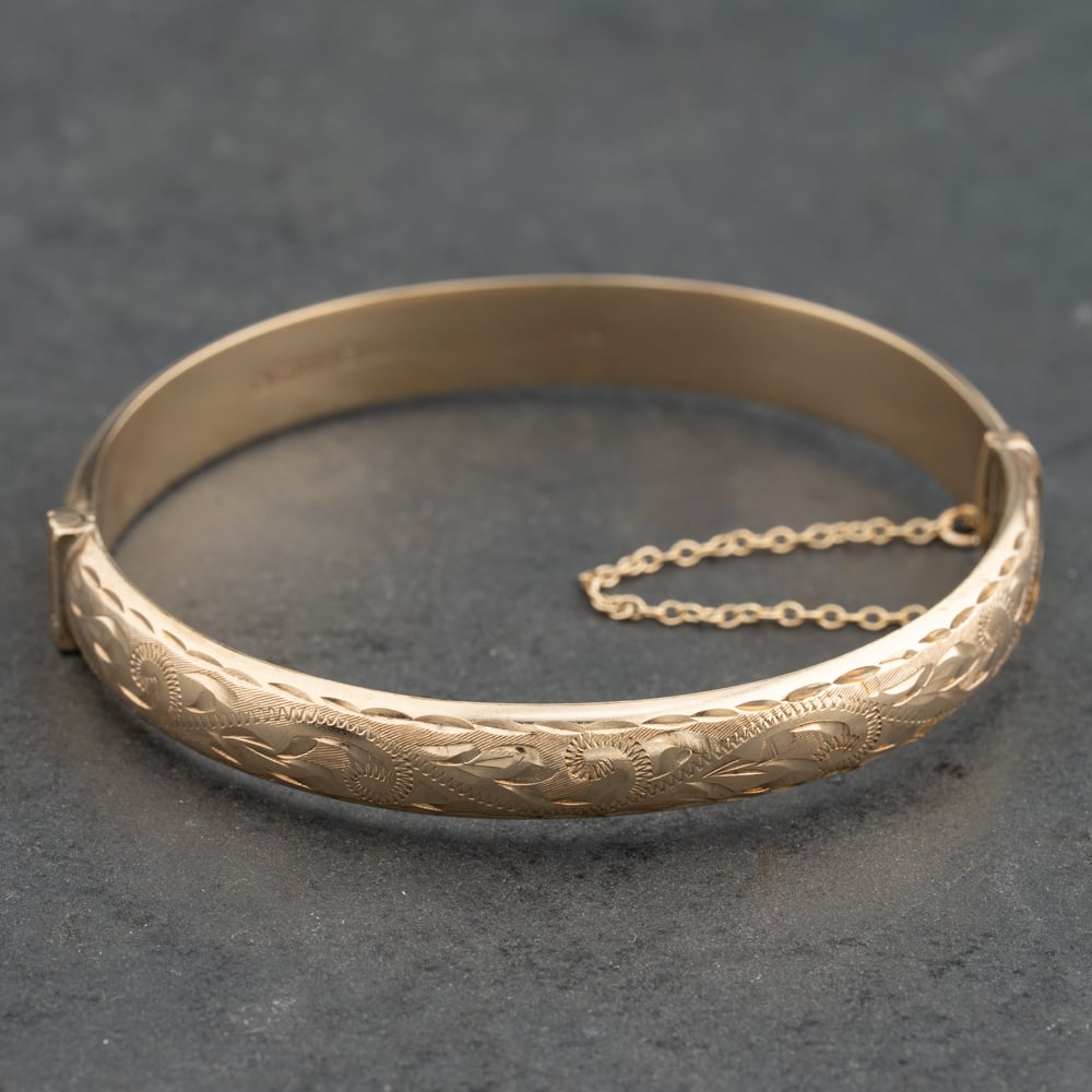 Pre-Owned 9ct Yellow Gold Half Engraved Hinged Bangle 41211490