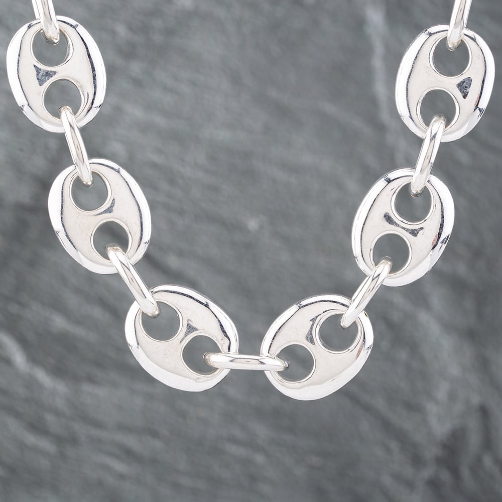 Product photograph of Pre-owned Figure Of Eight Bubble Necklace 41251348 from The Jewel Hut